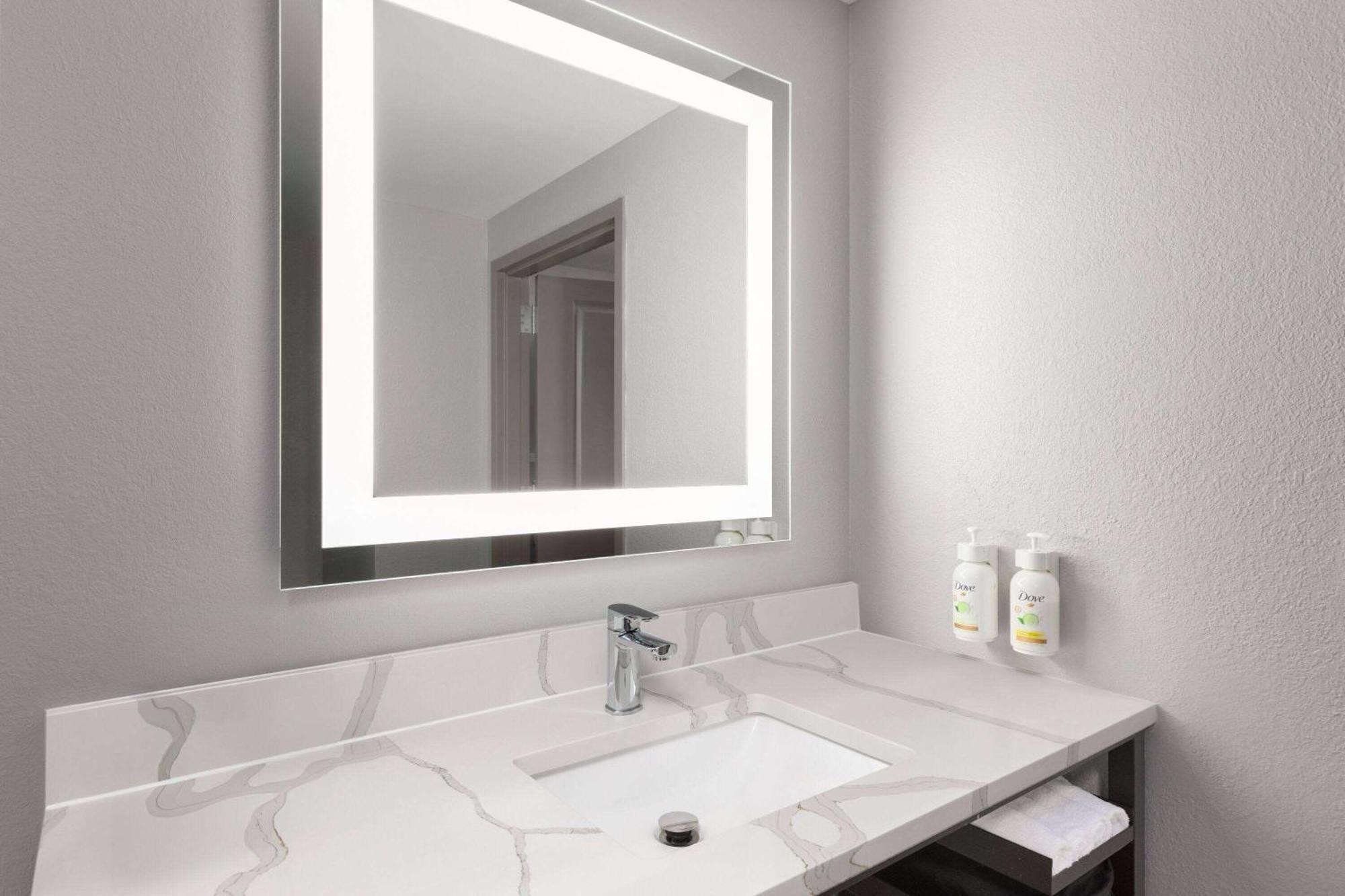 Hotel La Quinta By Wyndham Papermill Knoxville