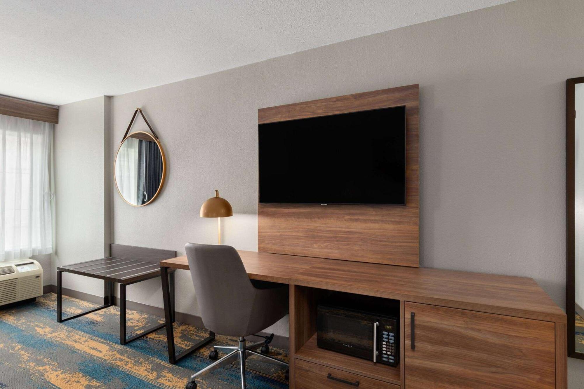 Hotel La Quinta By Wyndham Papermill