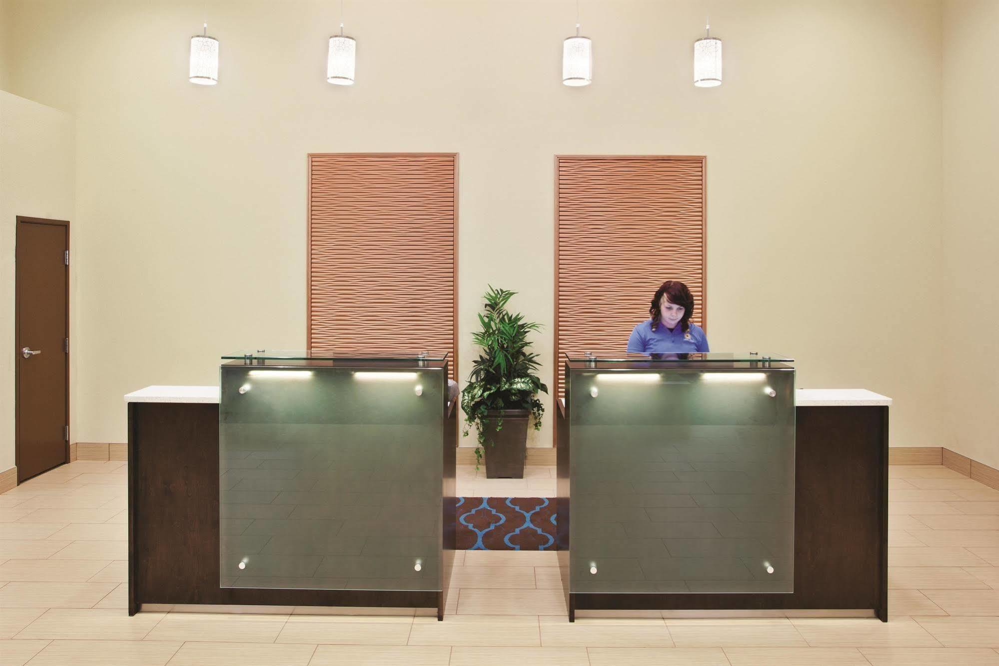 La Quinta By Wyndham Papermill Hotel 3*