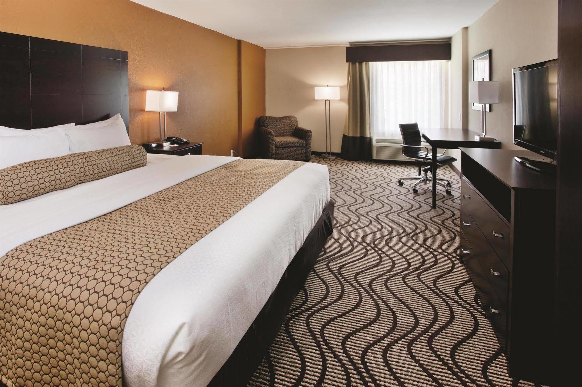 Hotel La Quinta By Wyndham Papermill
