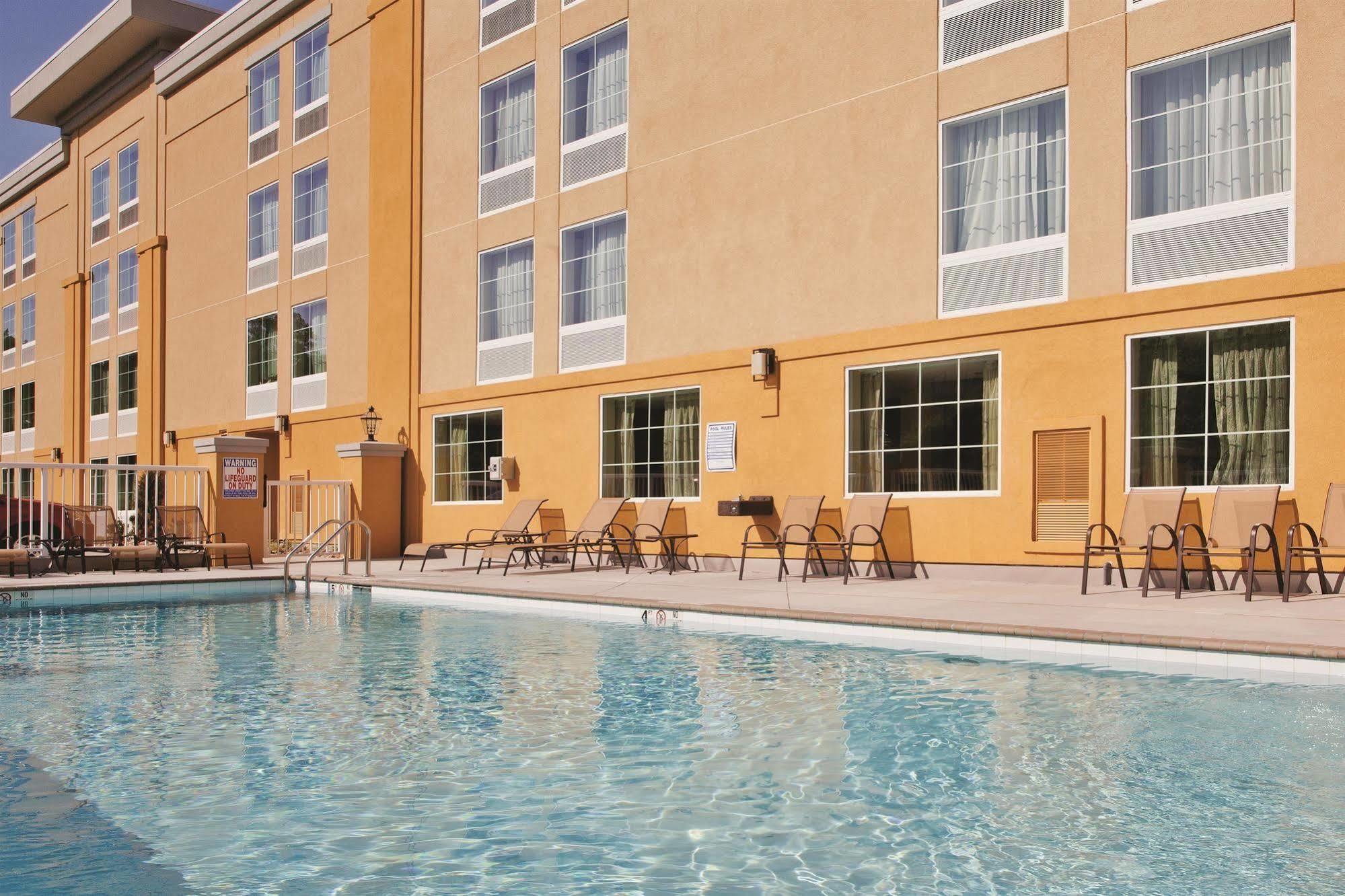 Hotel La Quinta By Wyndham Papermill 3*
