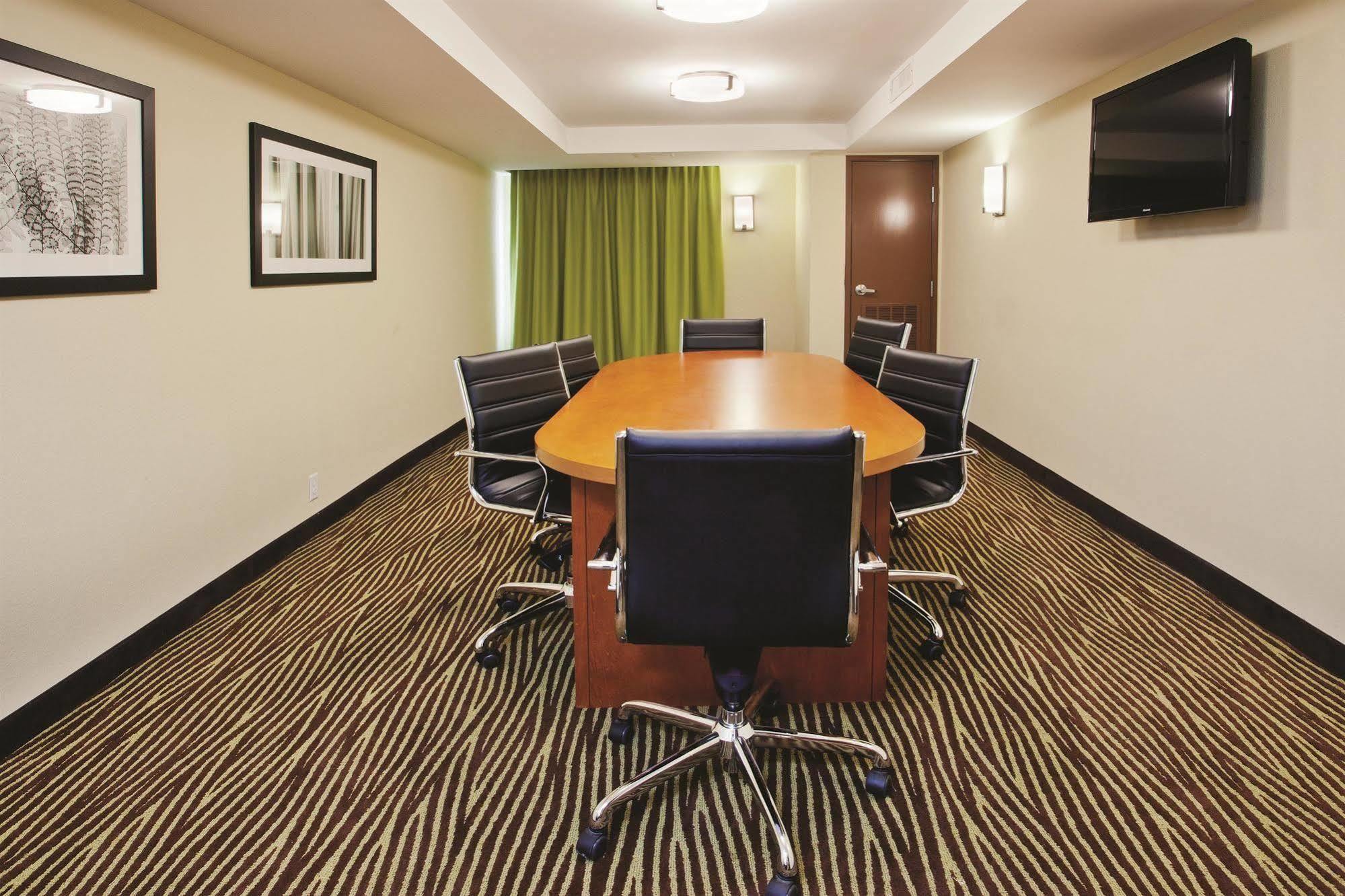 Hotel La Quinta By Wyndham Papermill
